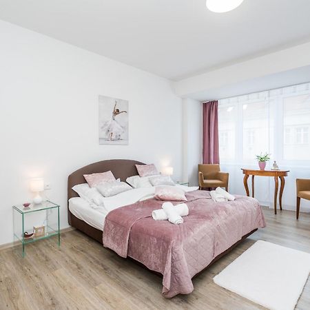 Perla Hradce 302 Hradec Kralove Exterior foto