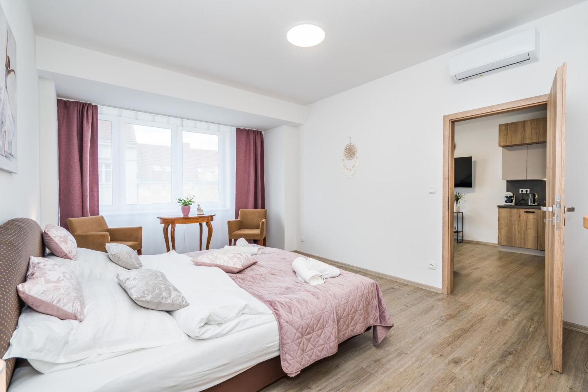 Perla Hradce 302 Hradec Kralove Exterior foto